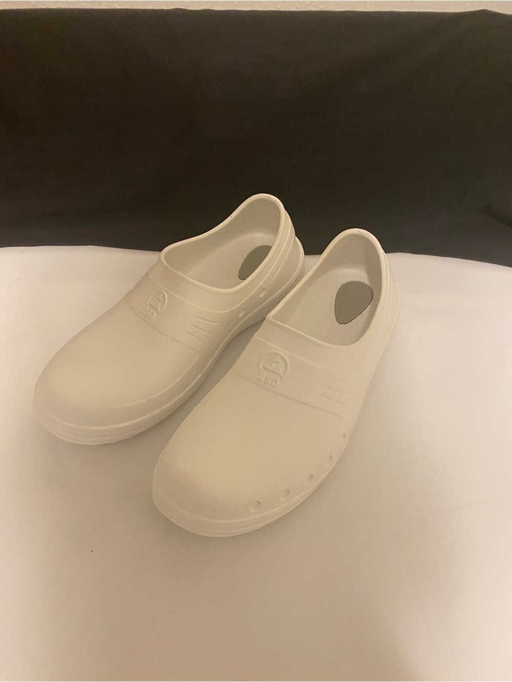 Women’s White Slip-On Nurse Clogs - Unbranded